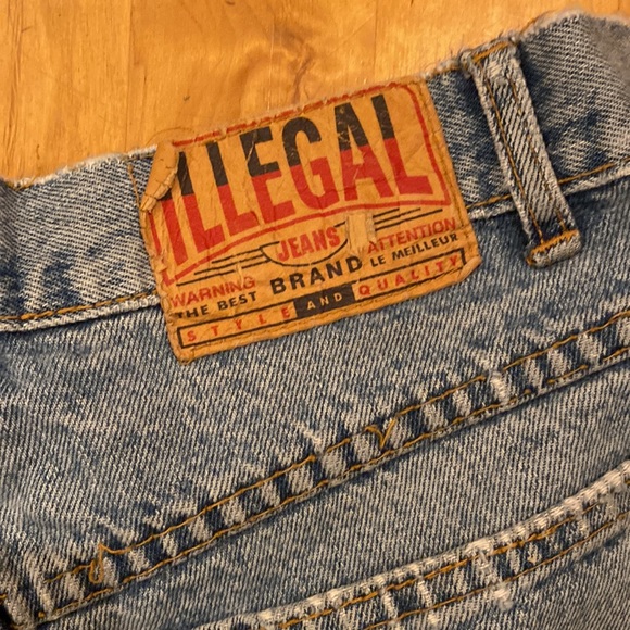 Illegal Vintage High Waisted Shorts - Picture 5 of 6
